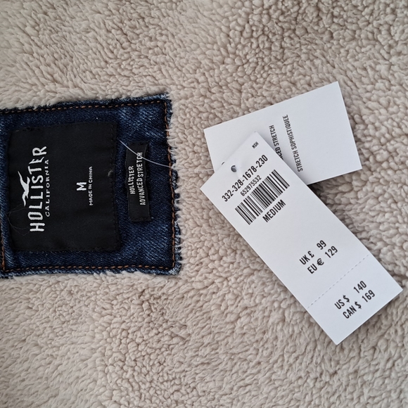 Hollister SHERPA-LINED DENIM TRUCKER JACKET - Picture 7 of 7